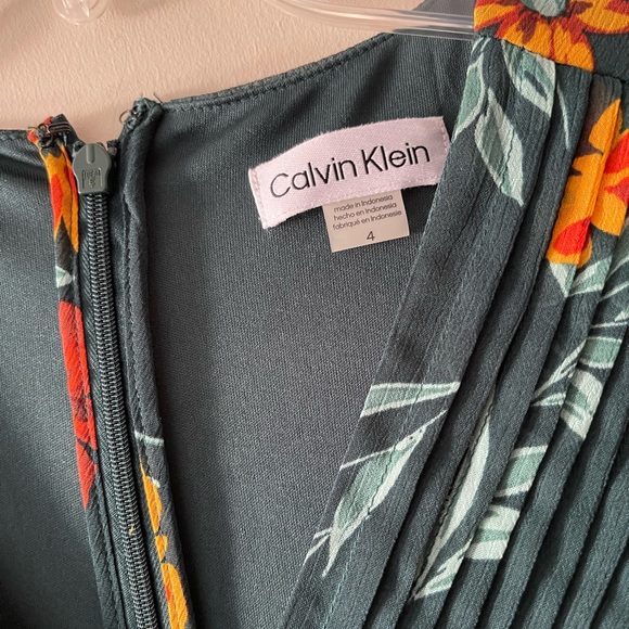 Calvin Klein Floral Print Shift Dress - Picture 6 of 6